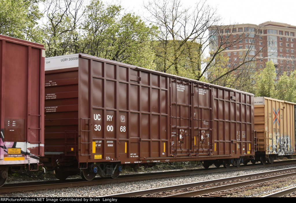 300068